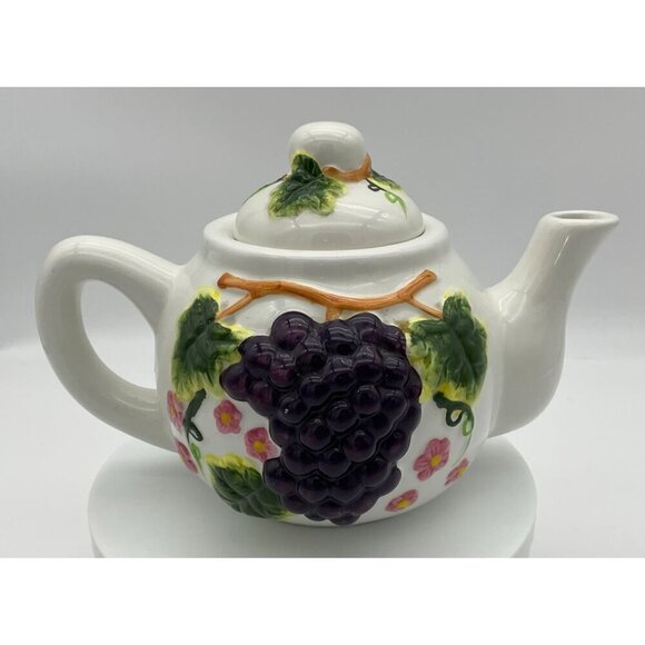 Casa Vero by ACK White Ceramic Grapevine Vintage 6 in Teapot Locking Lid - Picture 4 of 9